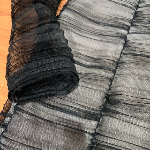 Gorgeous Black/Nude Night-Out Mini Dress - Picture 3 of 6